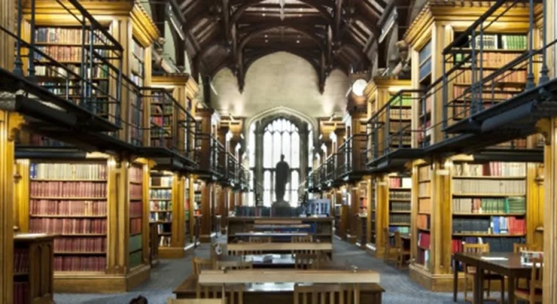 Lincolns-inn-library